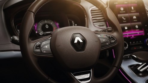 Alle details over de nieuwe generatie Renault Espace, die getransformeerd is van MPV naar crossover met vierwielbesturing, LED-verlichting en massagestoelen.