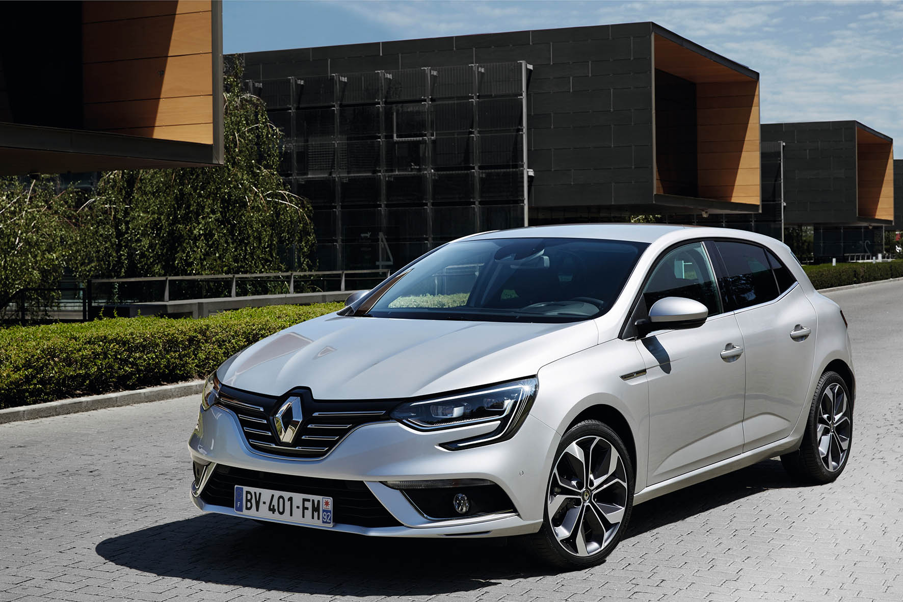 Prijzen en uitvoeringen nieuwe Renault Mgane bekend. Alle dieselvarianten scoren 21% bijtelling in 2016.
