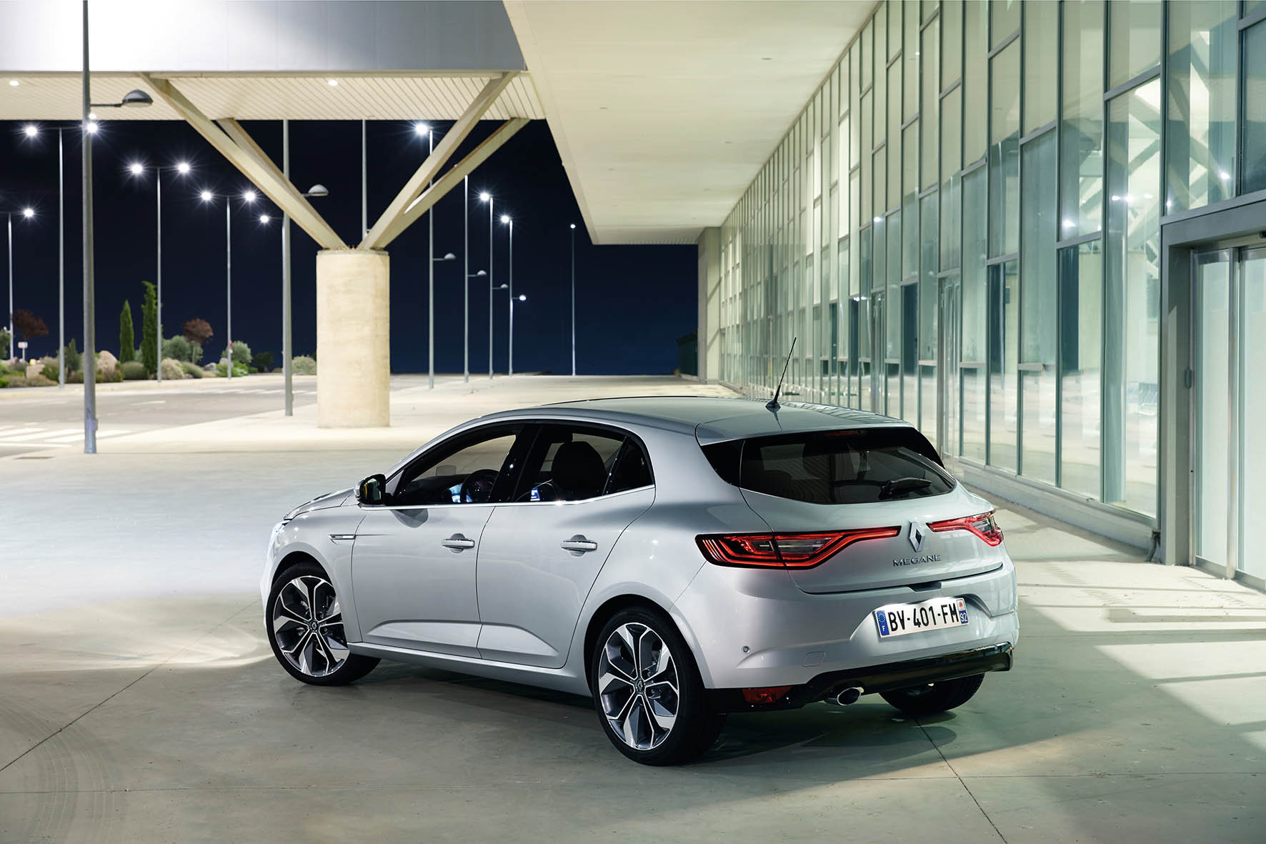 Prijzen en uitvoeringen nieuwe Renault Mgane bekend. Alle dieselvarianten scoren 21% bijtelling in 2016.