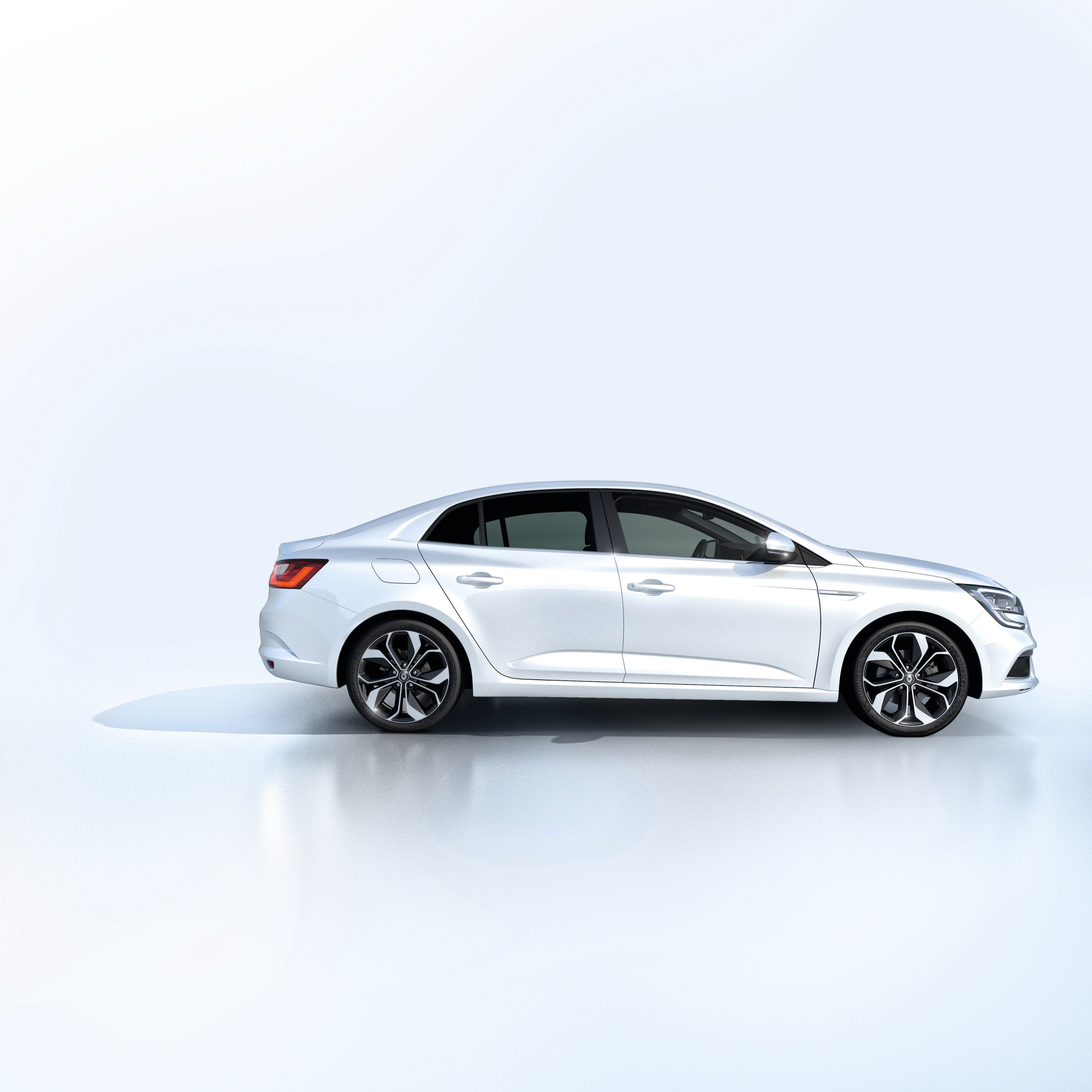 De nieuwe Renault Mgane laat zich nu ook zien als Grand Coup. Het is de chique benaming voor een sedan.