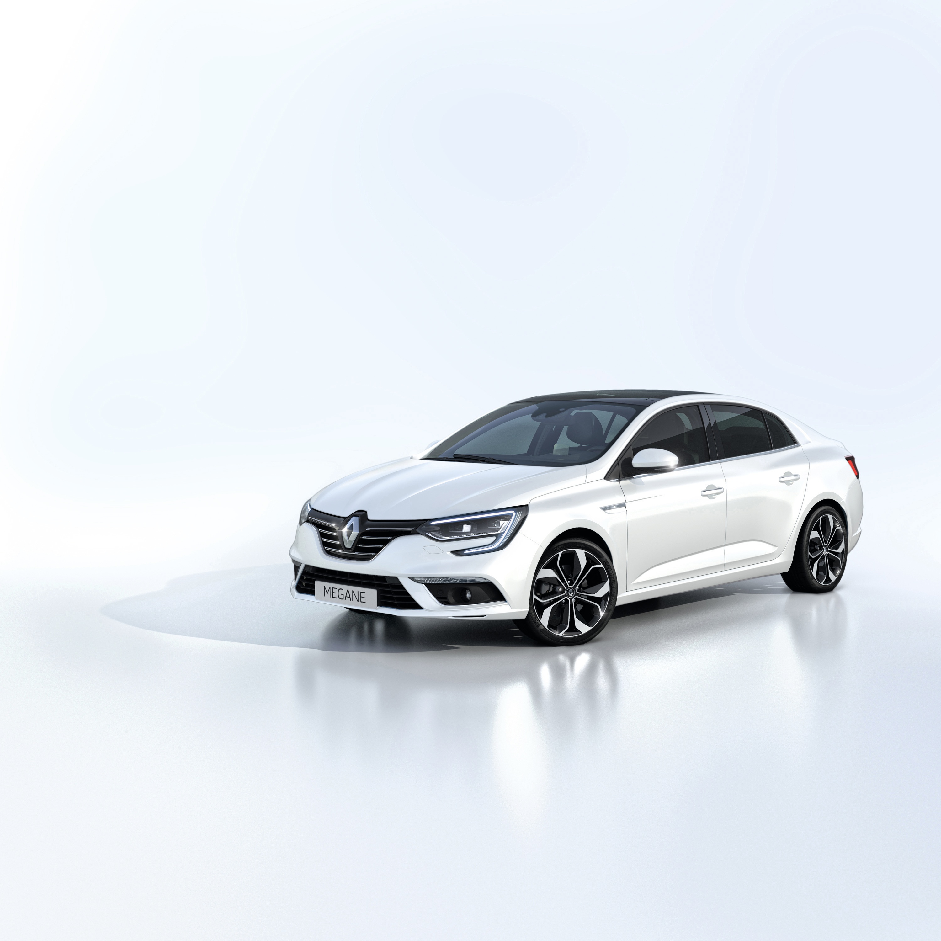 De nieuwe Renault Mgane laat zich nu ook zien als Grand Coup. Het is de chique benaming voor een sedan.