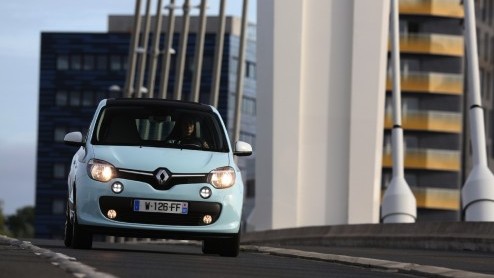 Nieuwe Renault Twingo 2014 autotest, we hebben een rij-impressie van de nieuwe Renault Twingo, gereden in Nantes, Frankrijk tijdens de introductie.
