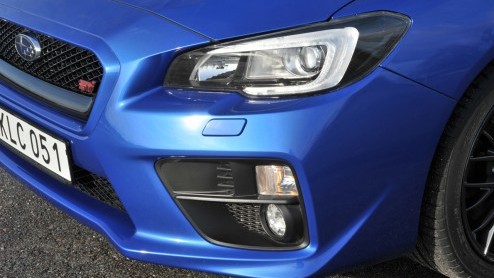 Test nieuwe Subaru WRX STI. We hebben gereden met de Subaru WRX STI Sport Executive met 2,5 liter turbo boxermotor, goed voor 300 pk en meer dan 400 Nm.