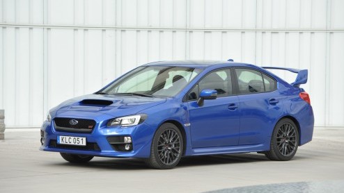 Test nieuwe Subaru WRX STI. We hebben gereden met de Subaru WRX STI Sport Executive met 2,5 liter turbo boxermotor, goed voor 300 pk en meer dan 400 Nm.