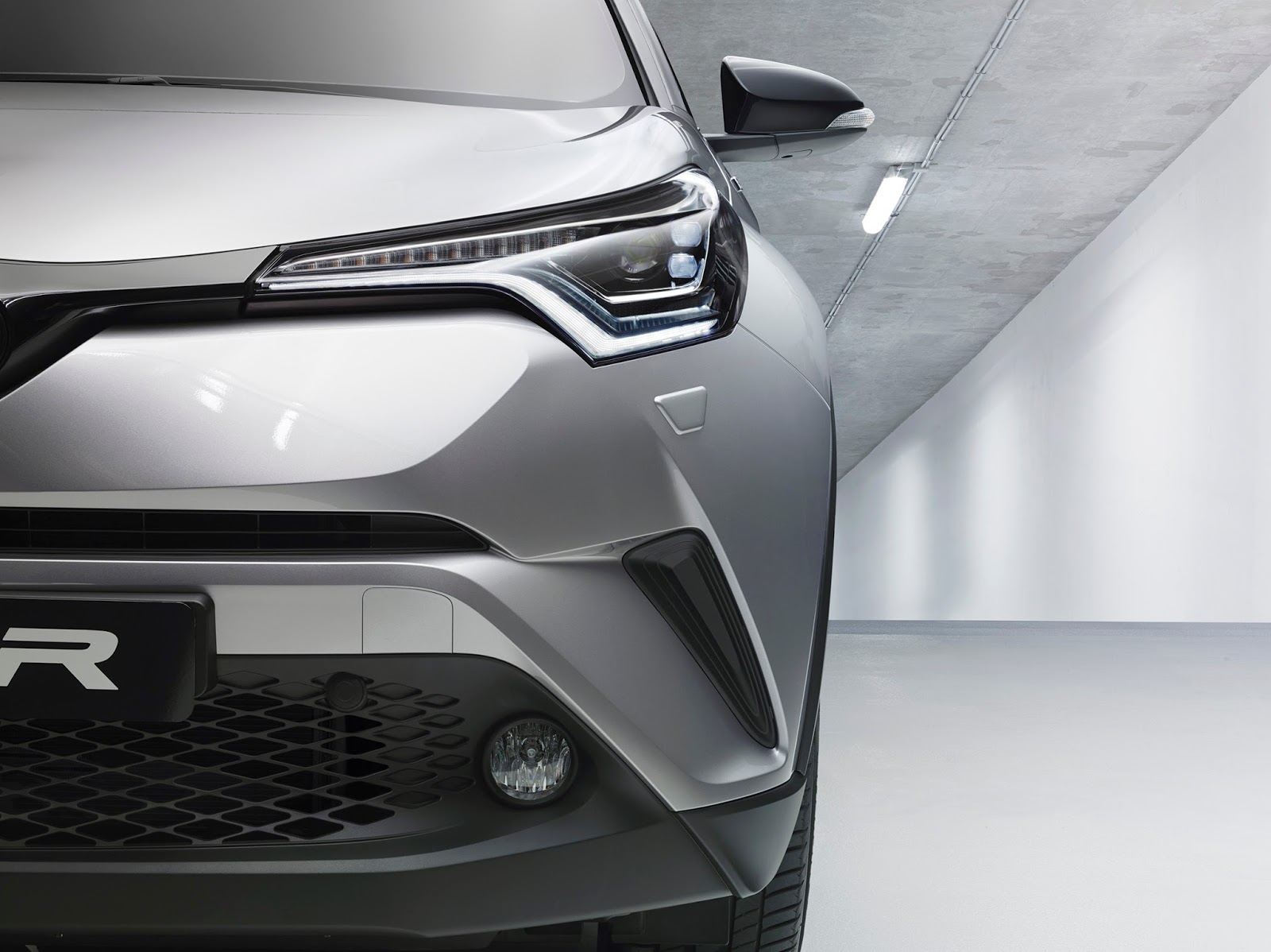Nieuwe Toyota CH-R hybride crossover gelekt.