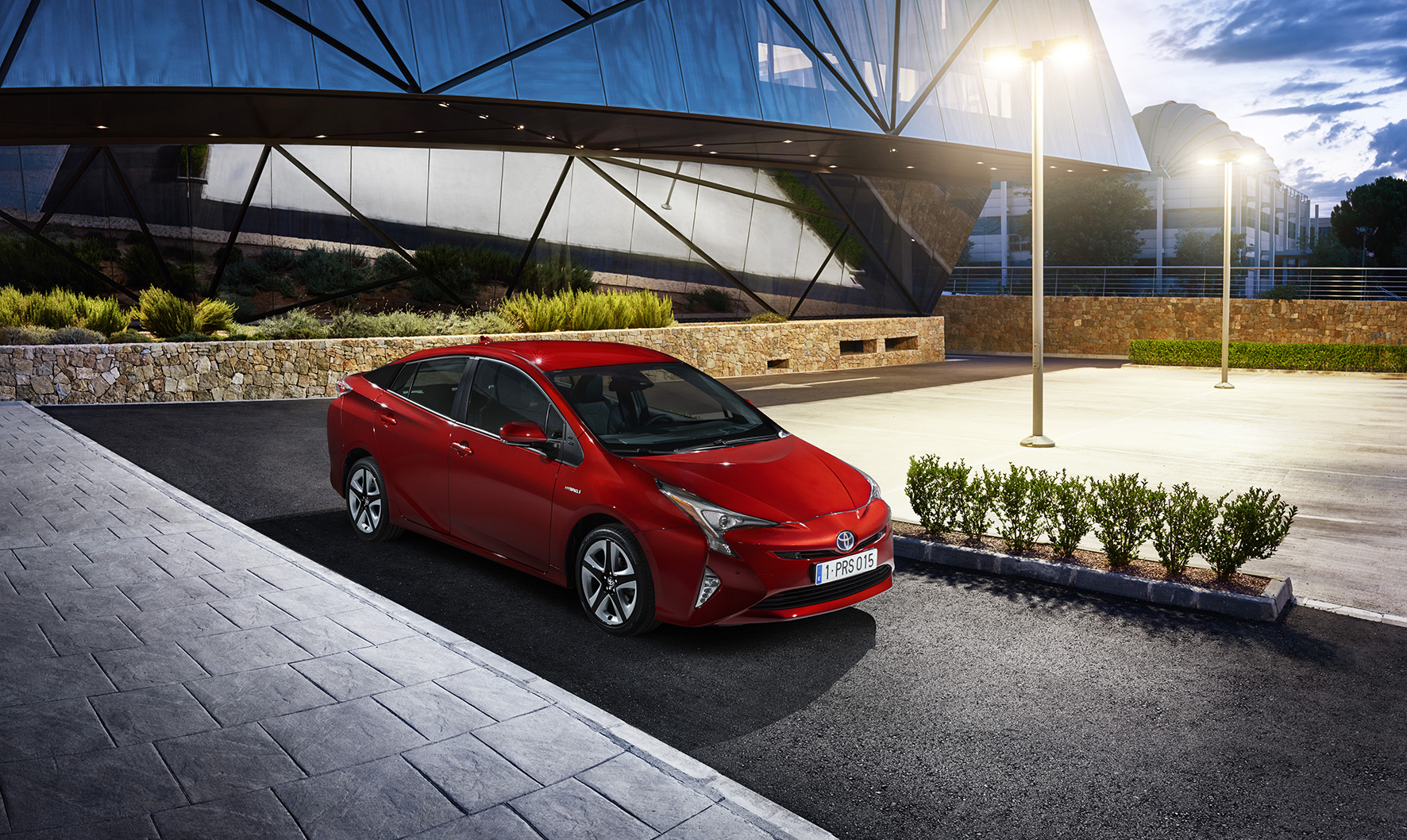 De nieuwe Toyota Prius is de zuinigste hybride ter wereld en beleeft zijn debuut op de IAA Frankfurt 2015.
