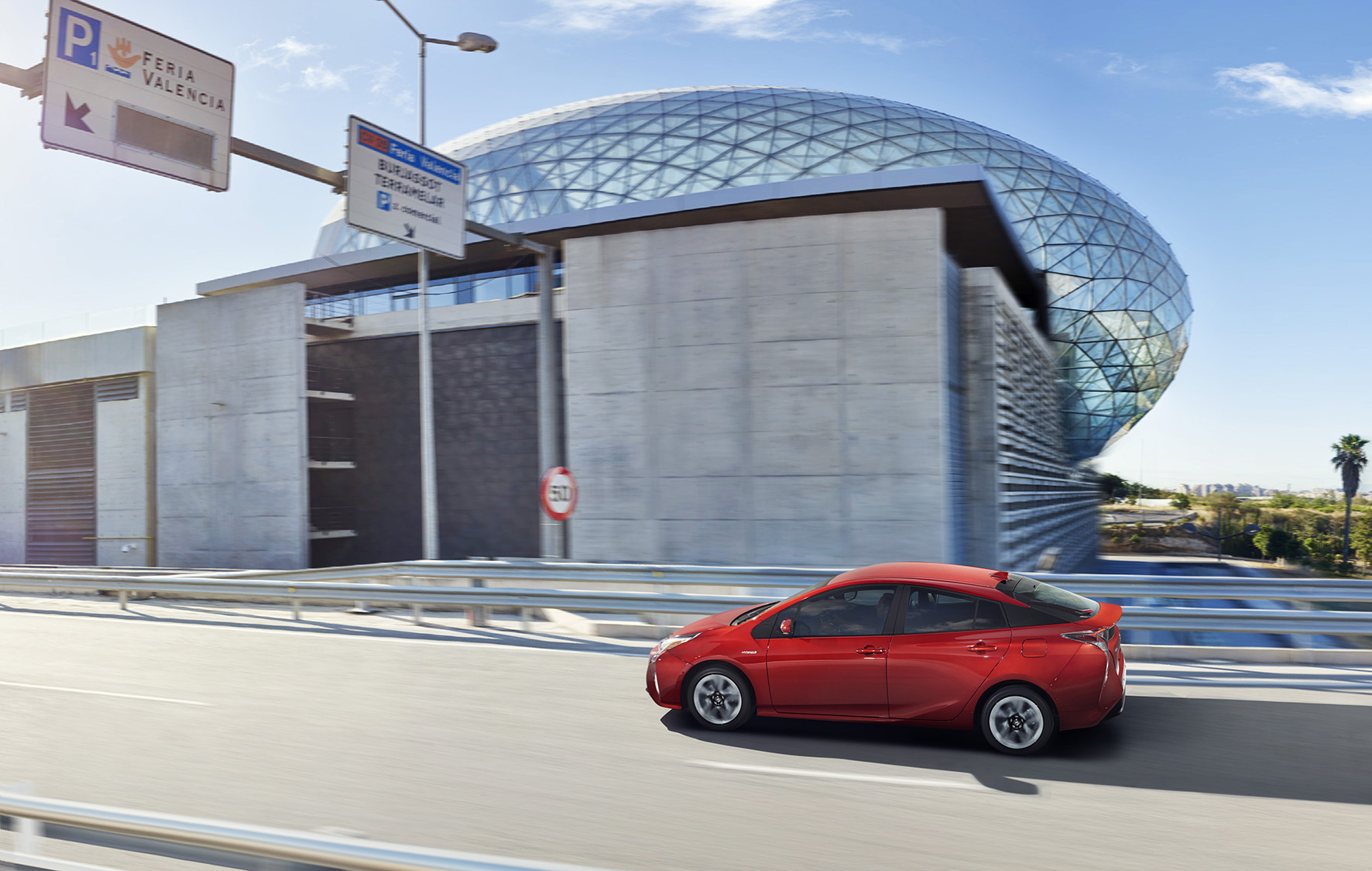 De nieuwe Toyota Prius is de zuinigste hybride ter wereld en beleeft zijn debuut op de IAA Frankfurt 2015.