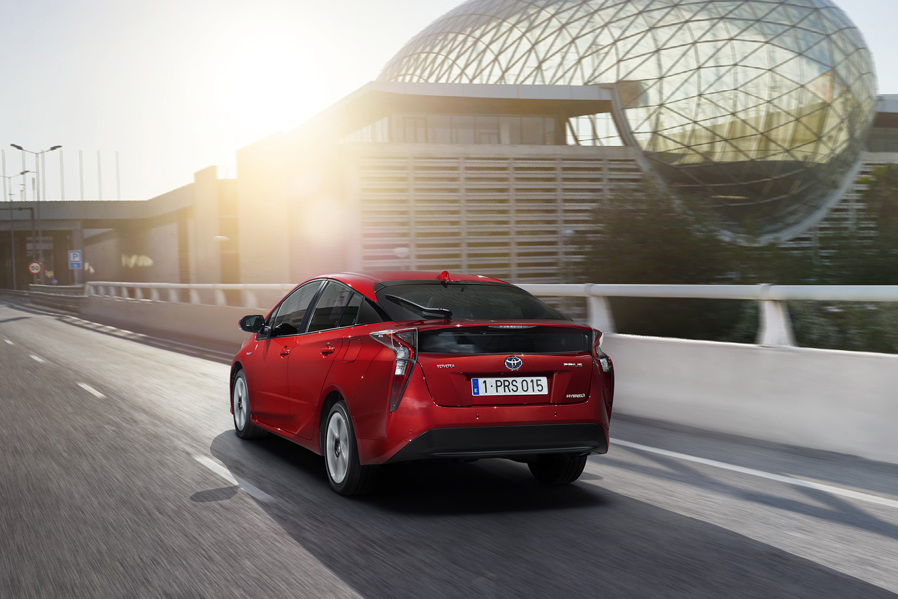 De nieuwe Toyota Prius is de zuinigste hybride ter wereld en beleeft zijn debuut op de IAA Frankfurt 2015.