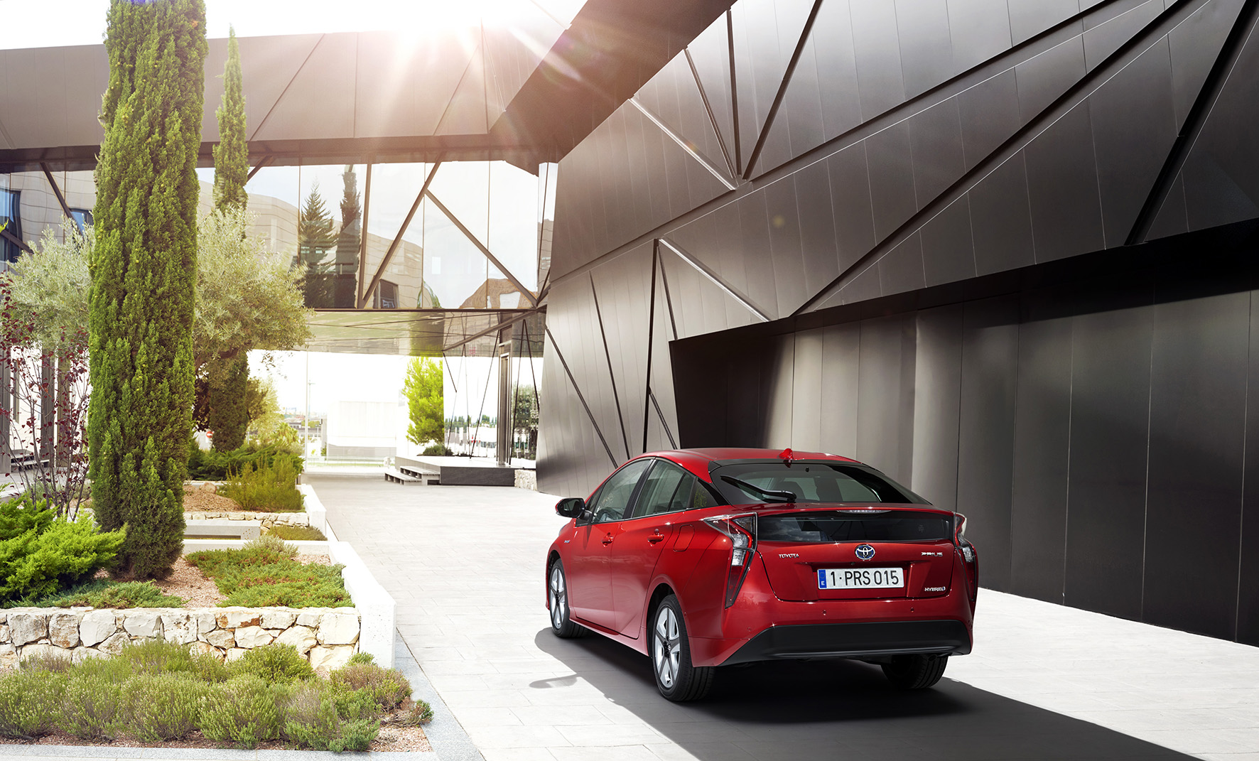 De nieuwe Toyota Prius is de zuinigste hybride ter wereld en beleeft zijn debuut op de IAA Frankfurt 2015.