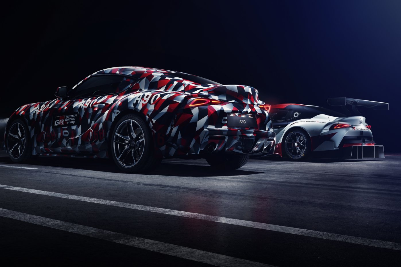 Toyota heeft de nieuwe Supra gereed, maar toont het model nog in camouflagekleuren.