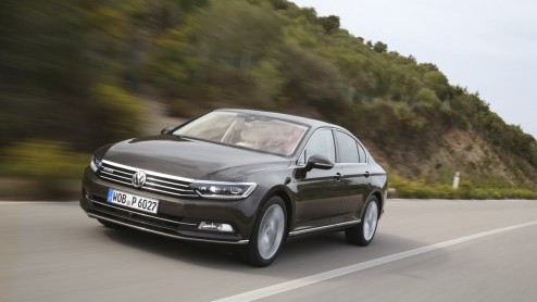 Autotest nieuwe Volkswagen Passat Variant met 1.4 TSI ACT en 2.0 TDI 240 pk. Rijtest van de achtste generatie Passat, voor de zakelijk rijder van Nederland.