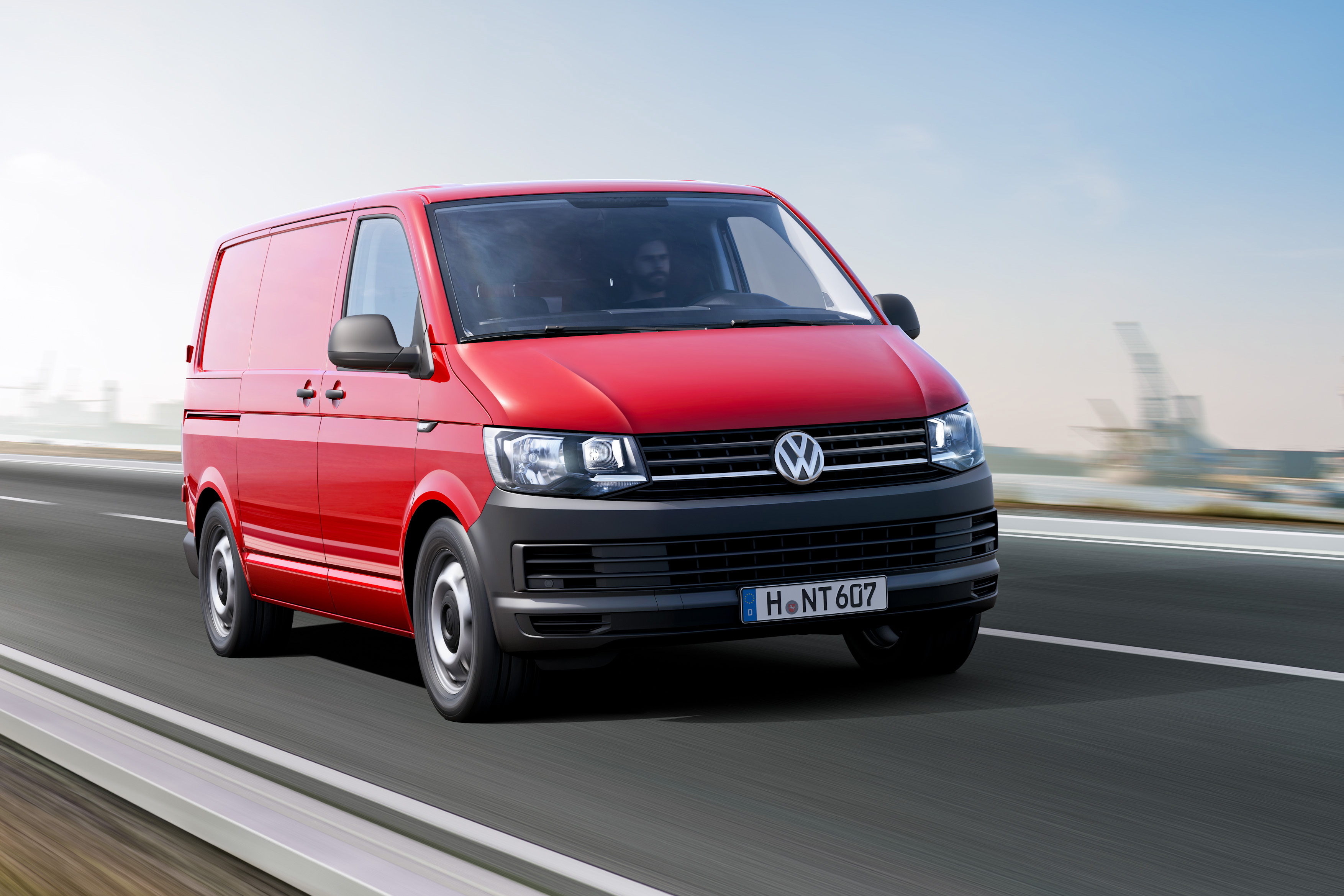 Prijzen en uitvoeringen nieuwe Volkswagen Transporter bekend gemaakt. In jullie staat de Transpoter T6 en Multivan in de showrooms.