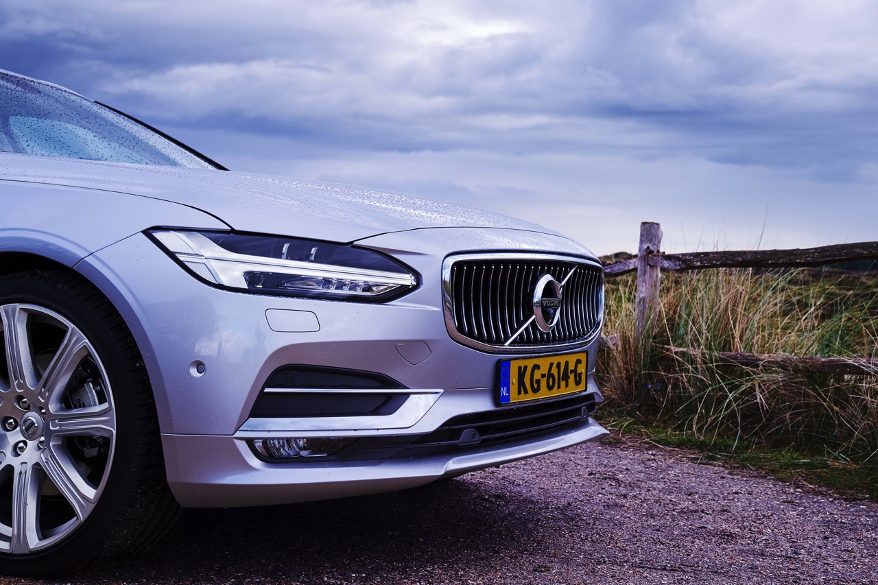 Volvo V90 nu bij de Nederlandse dealer en de 2017-prijzen zijn bekend.