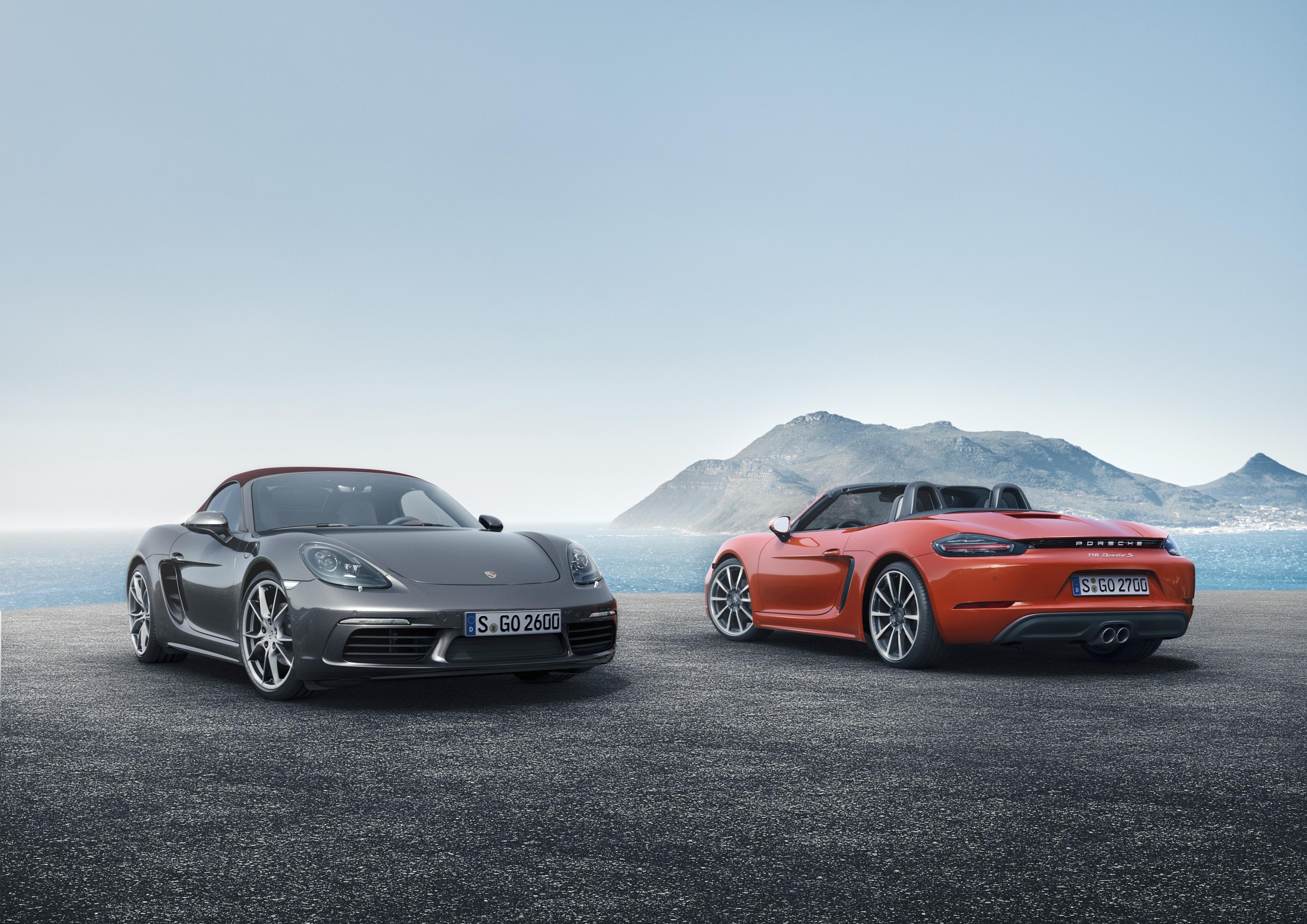 Porsche maakt facelift Boxster officieel met de presentatie van de 718 Boxster, die vanaf mei 2016 mag rekenen op een 2.0 of 2.5 liter turboboxermotor met vier cilinders.