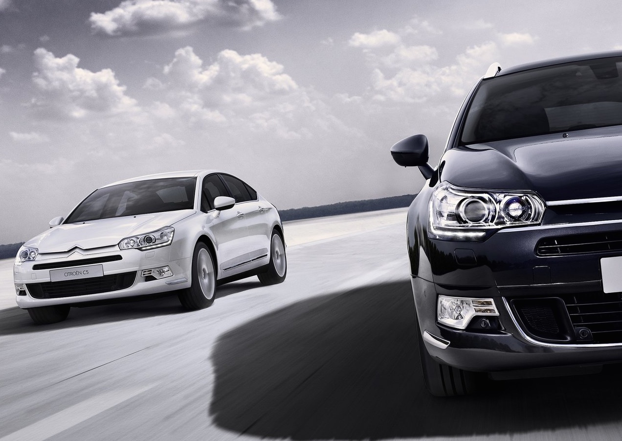 Citron C5 Sedan, Tourer en CrossTourer voor 2015 uitgerust met nieuw 7 inch infotainmentsysteem. Ook doen twee BlueHDi diesels intrede met 150 of 180 pk.