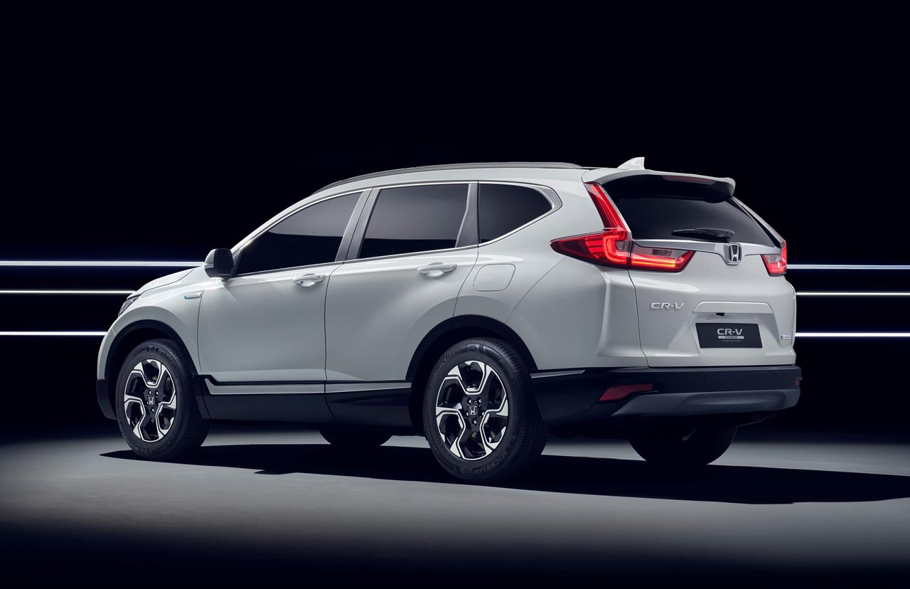 Honda toont als voorloper op de nieuwe CR-V een prototype met hybride aandrijving.