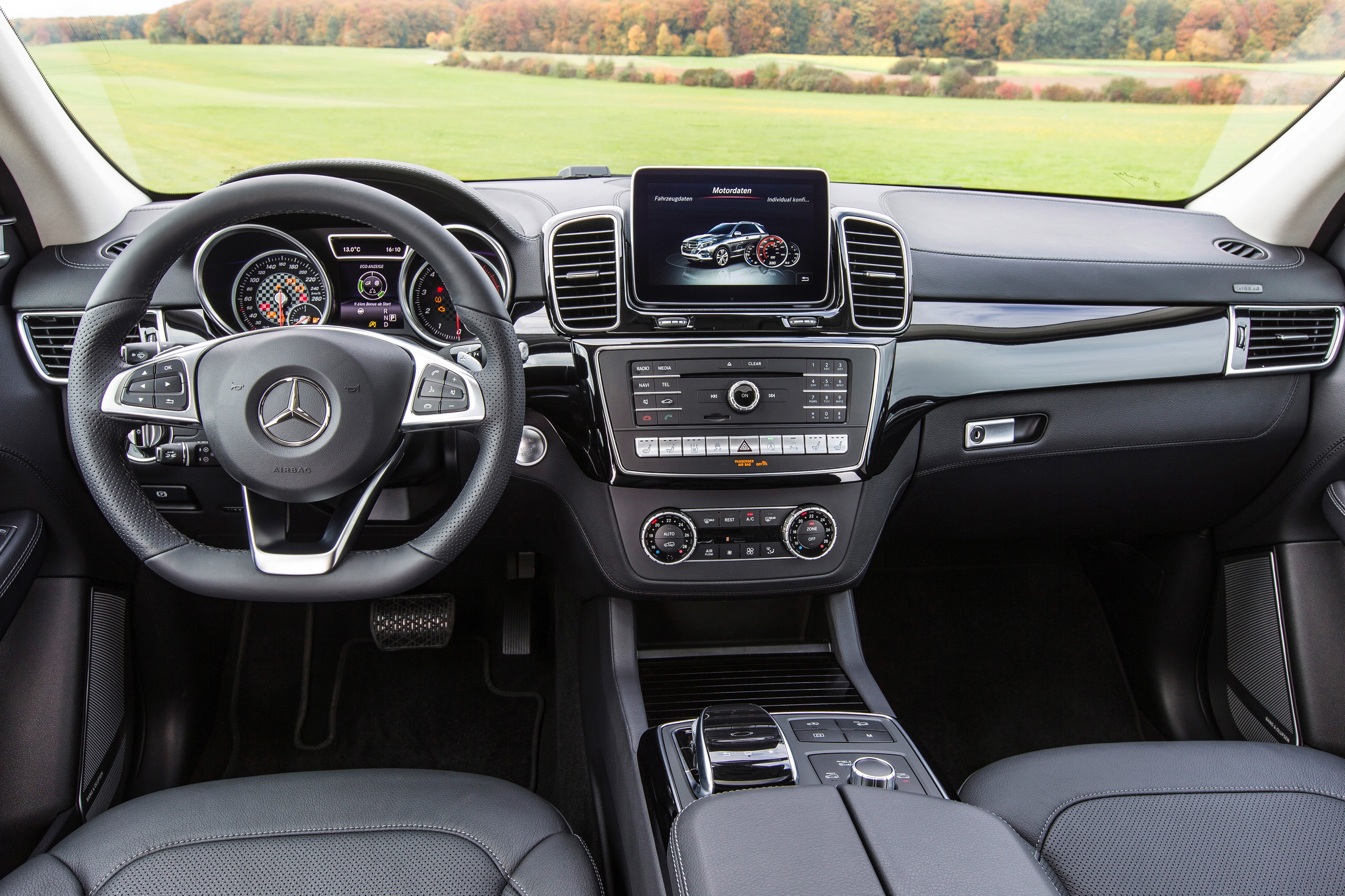 Een derde AMG-uitvoering voor de GLE. Naast de 63 met 557 pk en de 63 S met 585 pk komt er nu de GLE 450 AMG 4Matic met 367 pk.