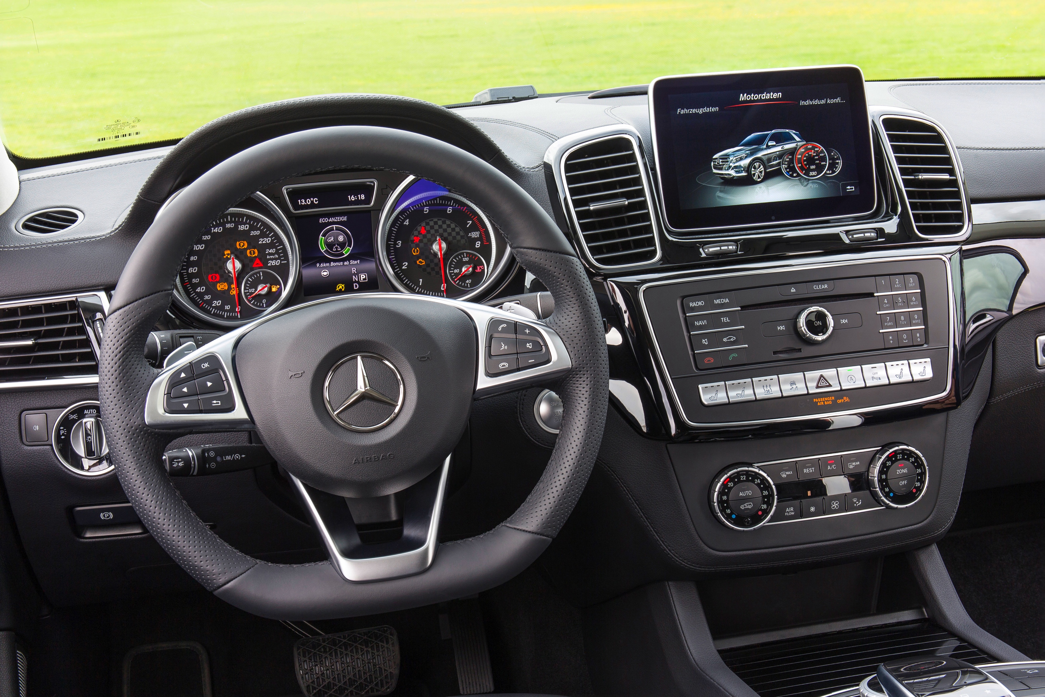 Een derde AMG-uitvoering voor de GLE. Naast de 63 met 557 pk en de 63 S met 585 pk komt er nu de GLE 450 AMG 4Matic met 367 pk.