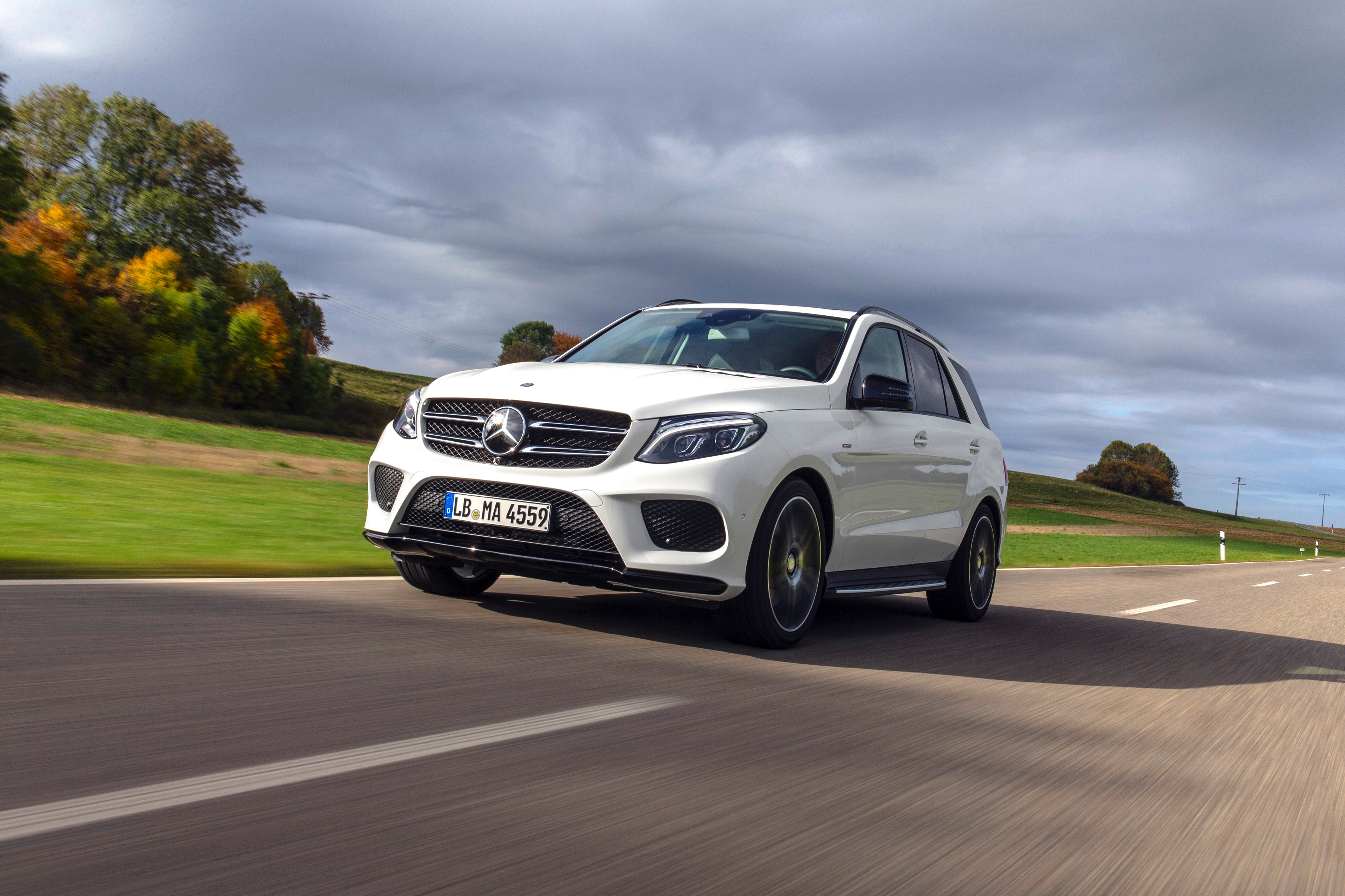 Een derde AMG-uitvoering voor de GLE. Naast de 63 met 557 pk en de 63 S met 585 pk komt er nu de GLE 450 AMG 4Matic met 367 pk.