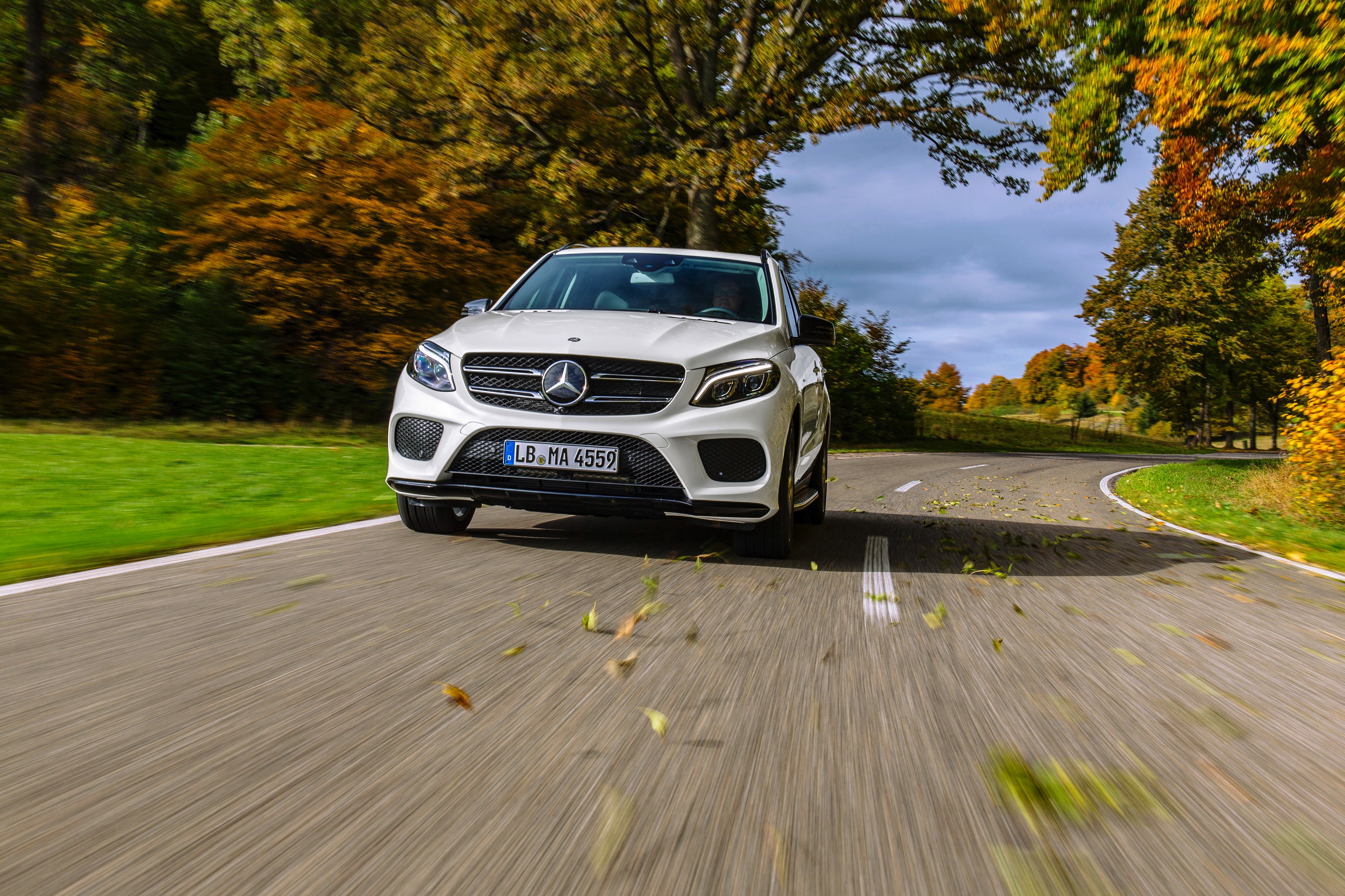 Een derde AMG-uitvoering voor de GLE. Naast de 63 met 557 pk en de 63 S met 585 pk komt er nu de GLE 450 AMG 4Matic met 367 pk.