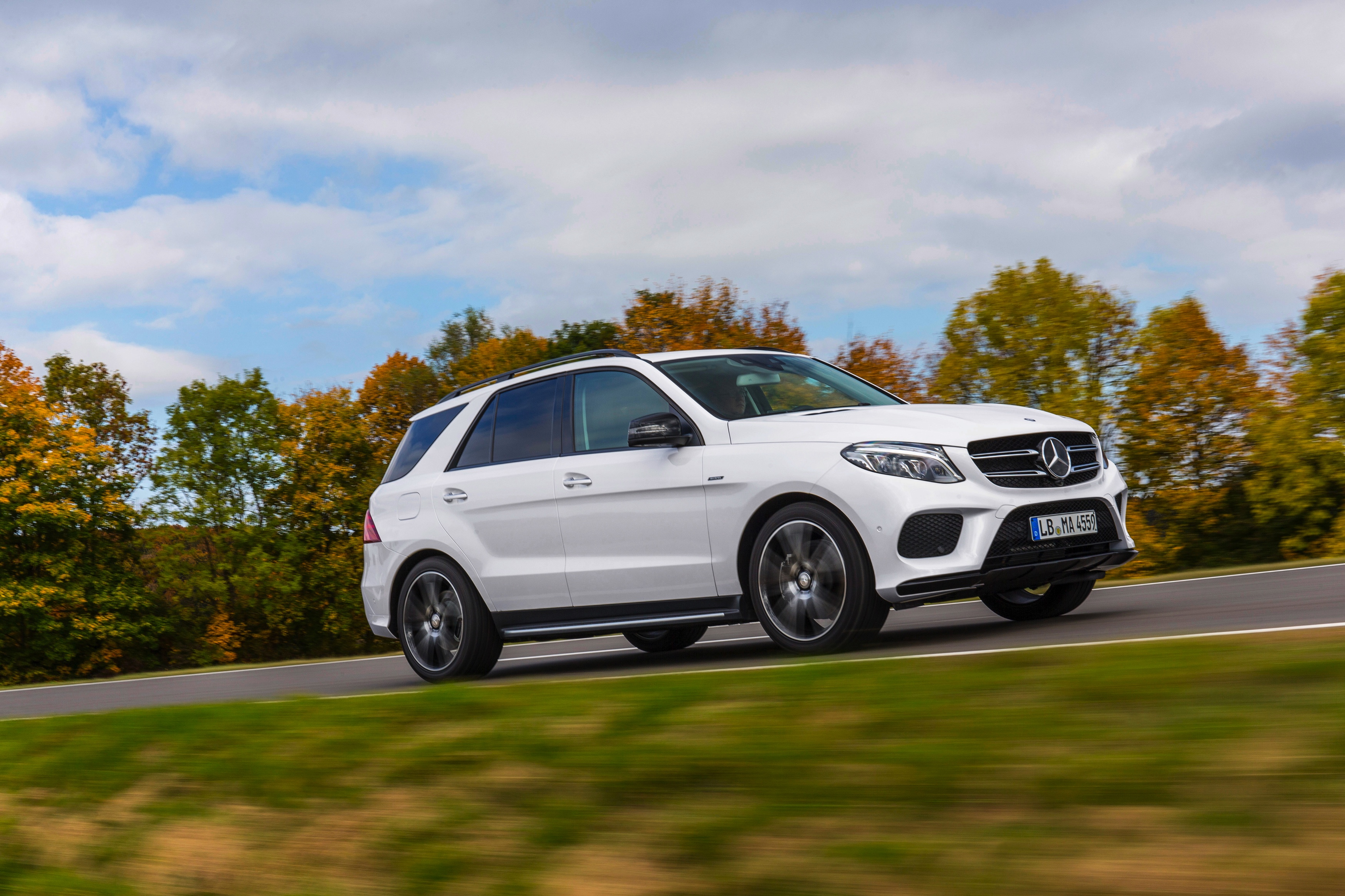 Een derde AMG-uitvoering voor de GLE. Naast de 63 met 557 pk en de 63 S met 585 pk komt er nu de GLE 450 AMG 4Matic met 367 pk.