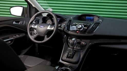 In navolging van de Ford Focus krijgt ook de Kuga de beschikking over een nieuwe generatie motoren. Zo wordt de 1.6 liter turbobenzine alweer vervangen door een nieuwe 1.5 liter Ecoboost.
