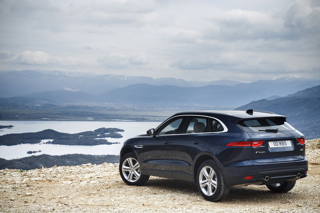 Jaguar presenteert nieuwe motoren en verschillende updates voor de XE, XF en F-Pace. De Ingenium-motorenfamilie wordt uitgebreid, net als de optielijsten van de autos.