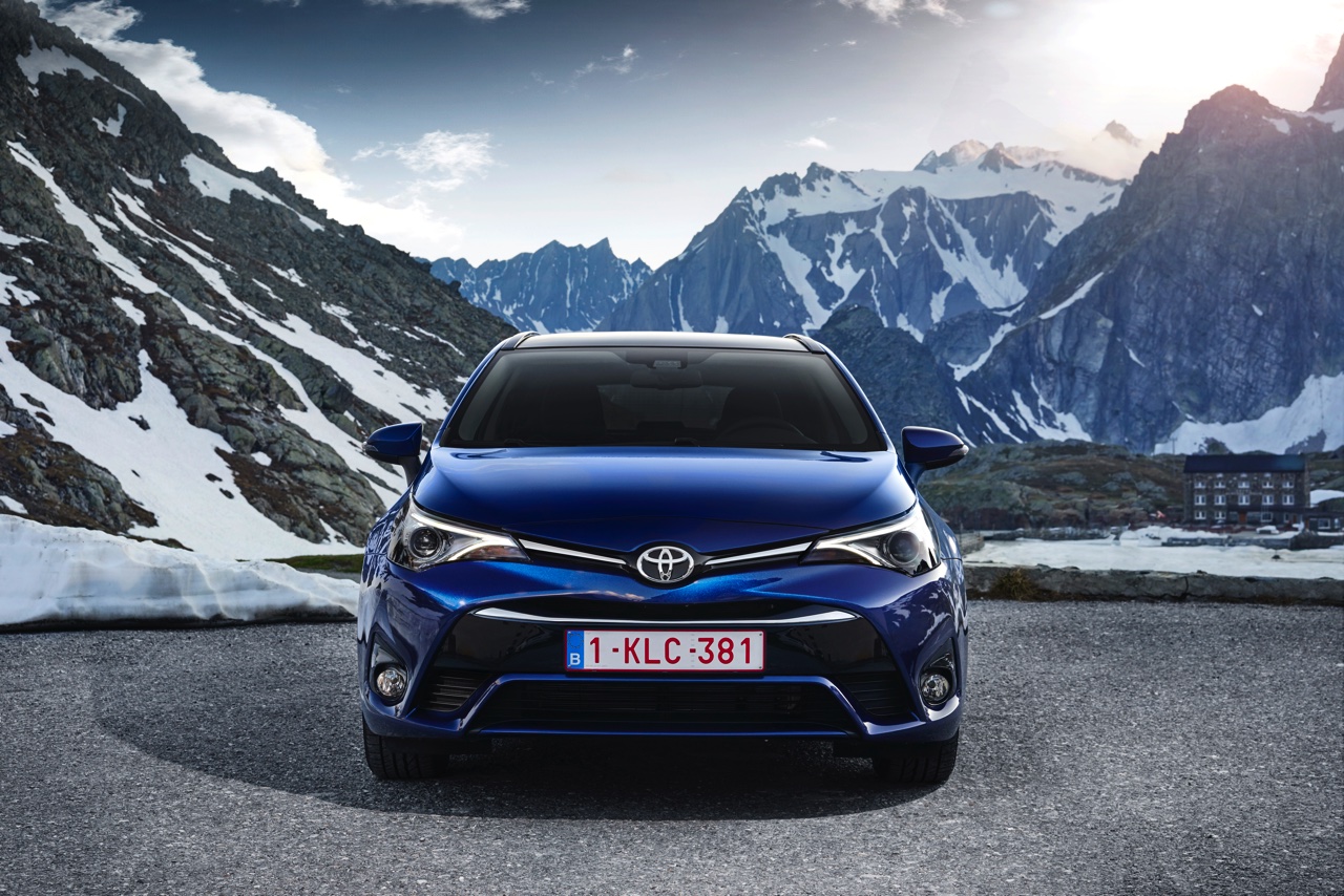 Autotest Toyota Avensis 1.6 D-4D Touring Sports met het faceliftmodel van de Avensis en de zuinige BMW-diesel die in aanmerking komt voor 20% bijtelling.