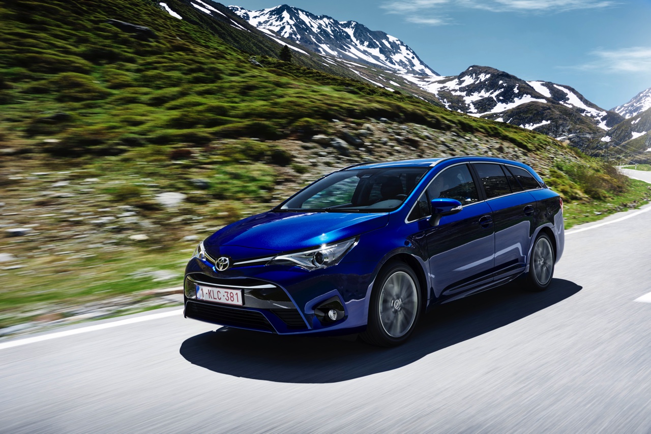 Autotest Toyota Avensis 1.6 D-4D Touring Sports met het faceliftmodel van de Avensis en de zuinige BMW-diesel die in aanmerking komt voor 20% bijtelling.