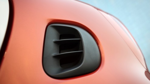 Autotest nieuwe smart fortwo met 70 pk en 90 pk, die vanaf 22 november 2014 in de Nederlandse showrooms staat.