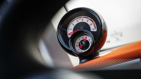 Autotest nieuwe smart fortwo met 70 pk en 90 pk, die vanaf 22 november 2014 in de Nederlandse showrooms staat.