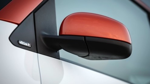 Autotest nieuwe smart fortwo met 70 pk en 90 pk, die vanaf 22 november 2014 in de Nederlandse showrooms staat.