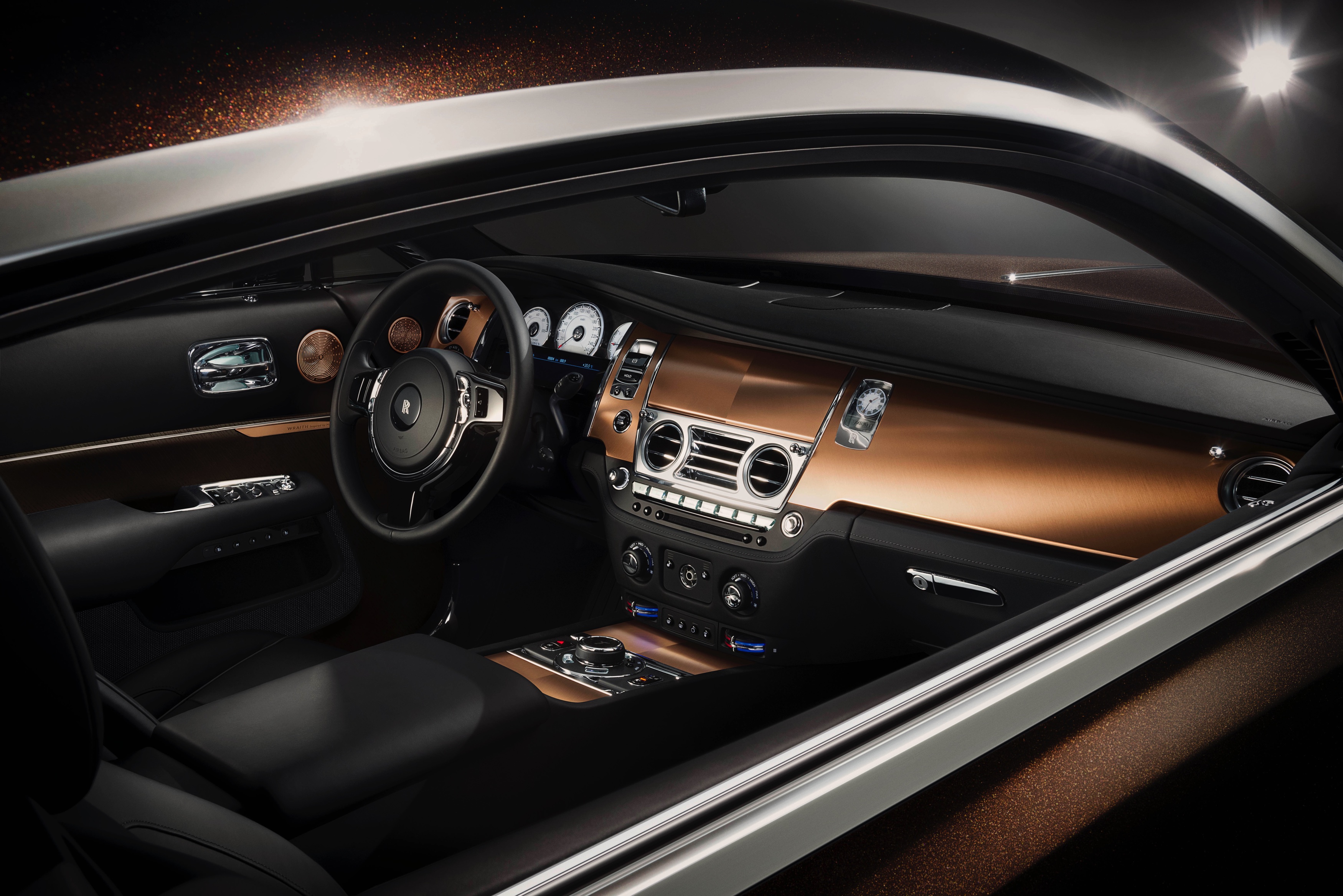 Rolls-Royce toonde laatst een Ghost 'Inspired by Fashion'. Nu is de Wraith aan de beurt en in plaats van mode is deze genspireerd door muziek.