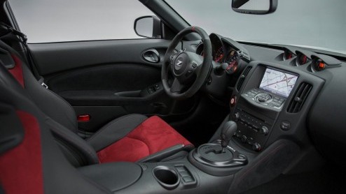 Nissan 370Z Nismo facelift voor modeljaar 2015.