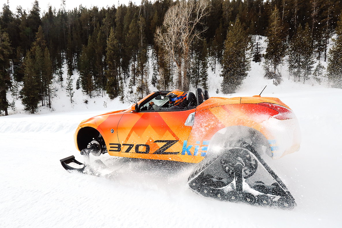 Bij Nissan maakten ze een knotsgekke sneeuwmobiel van de 370Z roadster.