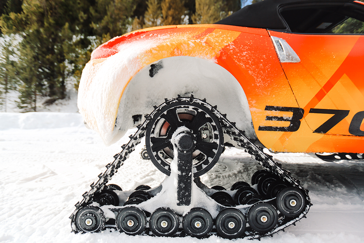 Bij Nissan maakten ze een knotsgekke sneeuwmobiel van de 370Z roadster.
