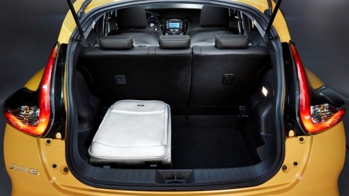 Facelift Nissan Juke een feit. Op details gewijzigd, maar wel veel nieuwe uitrustingsmogelijkheden en veiligheid. De 1.2 DIG-T vervangt 1.6. Vanaf zomer 2014 in Nederland.