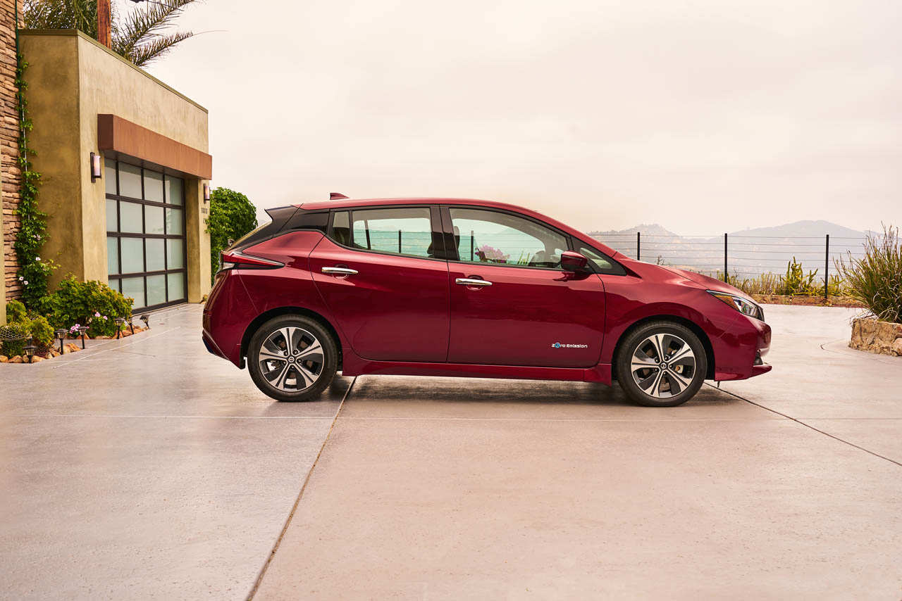 Nissan lanceert op de IAA de tweede generatie Leaf met een grotere actieradius en compleet nieuwe carrosserievorm.