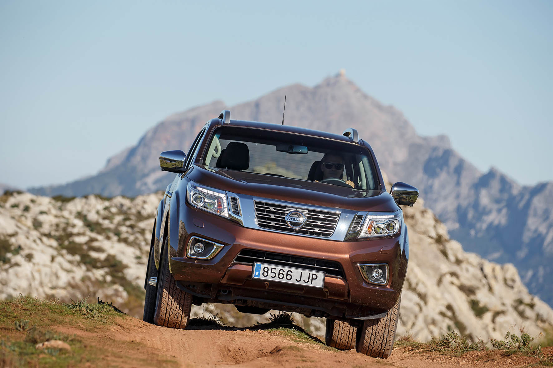 Prijzen en uitvoeringen nieuwe Nissan Navara bekend. De Nissan pick-up komt in januari 2016 naar Nederland.