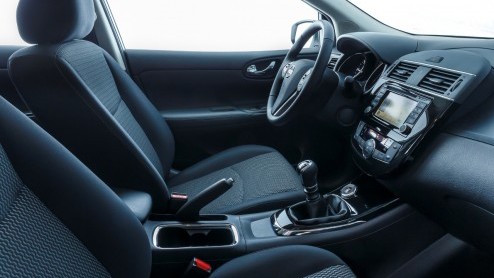 Rijtest nieuwe Nissan Pulsar: het nieuwe, absoluut ruimtewonder van Nissan. We reden de vijfdeurs hatchback in de autotest met de 1.2 DIG-T en de 1.5 dCi 110 diesel.