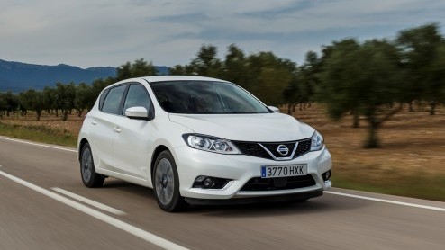 Rijtest nieuwe Nissan Pulsar: het nieuwe, absoluut ruimtewonder van Nissan. We reden de vijfdeurs hatchback in de autotest met de 1.2 DIG-T en de 1.5 dCi 110 diesel.