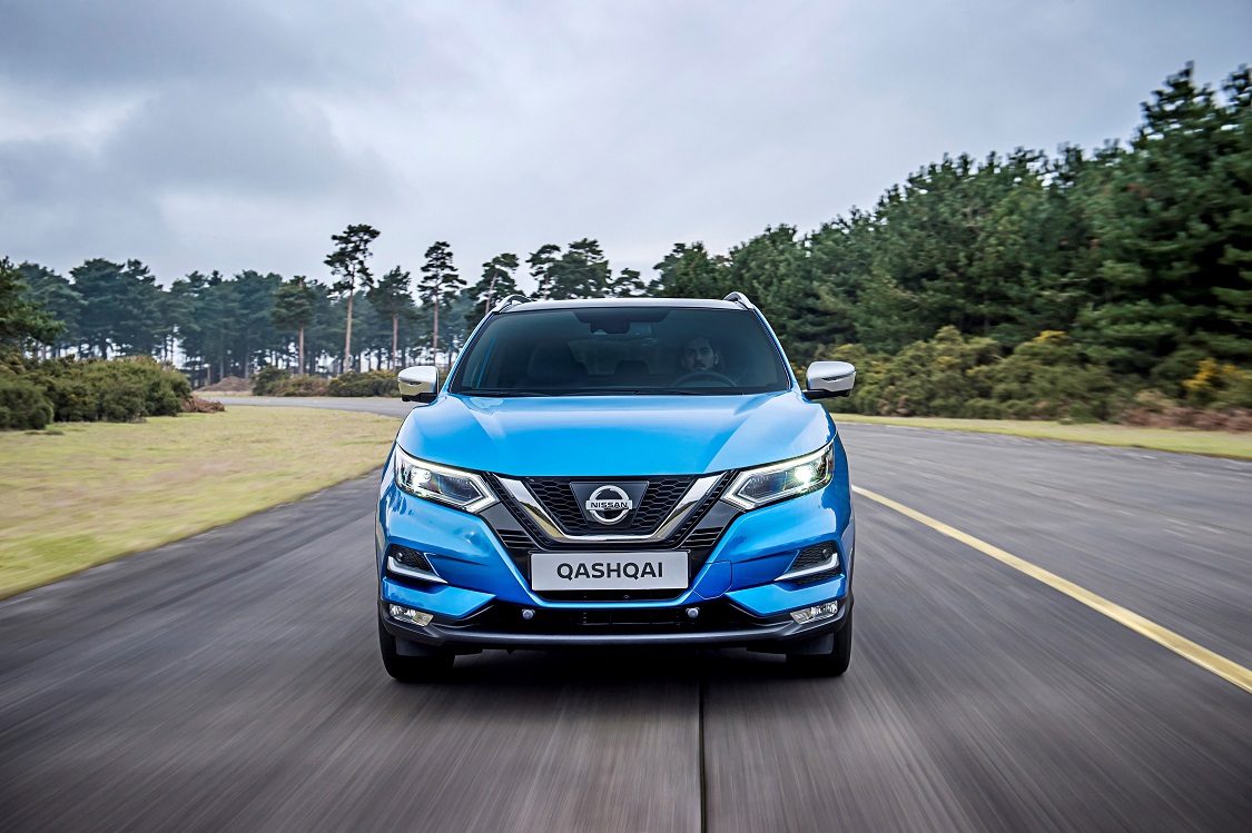 Nissan heeft de populaire Qashqai van een grondige facelift voorzien. Naast een nieuwe neus kreeg de auto een nieuwe topversie en semi-autonome rijtechnologie aan boord.