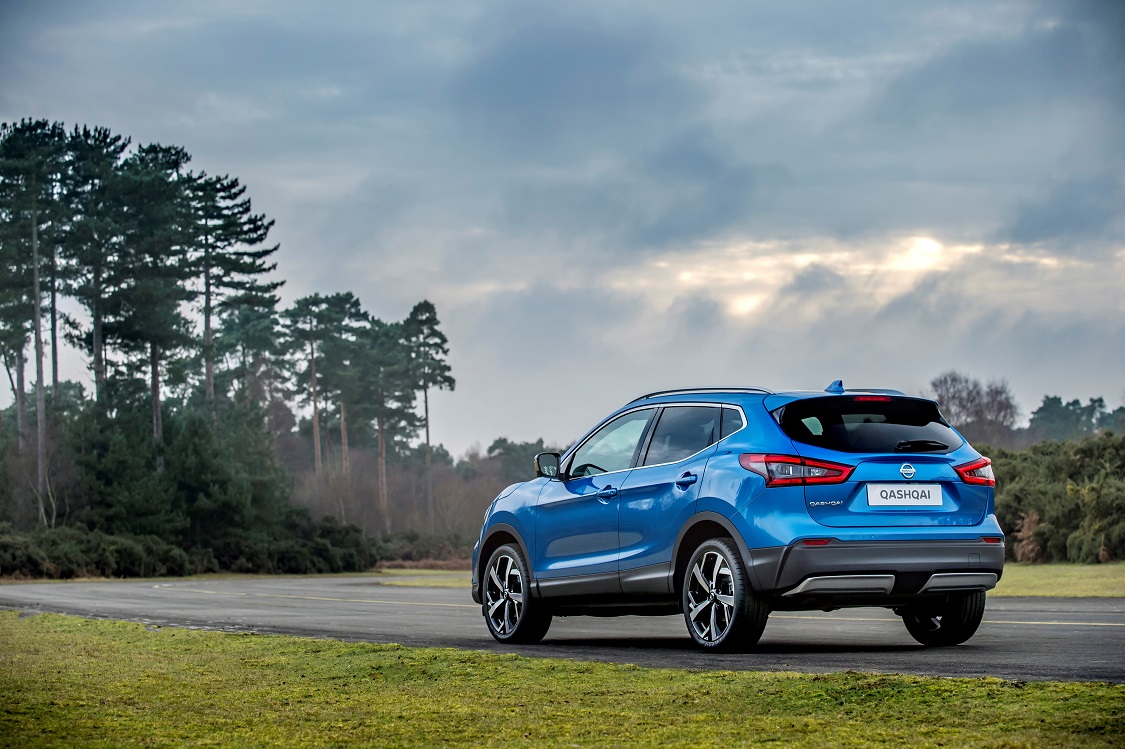 Nissan heeft de populaire Qashqai van een grondige facelift voorzien. Naast een nieuwe neus kreeg de auto een nieuwe topversie en semi-autonome rijtechnologie aan boord.
