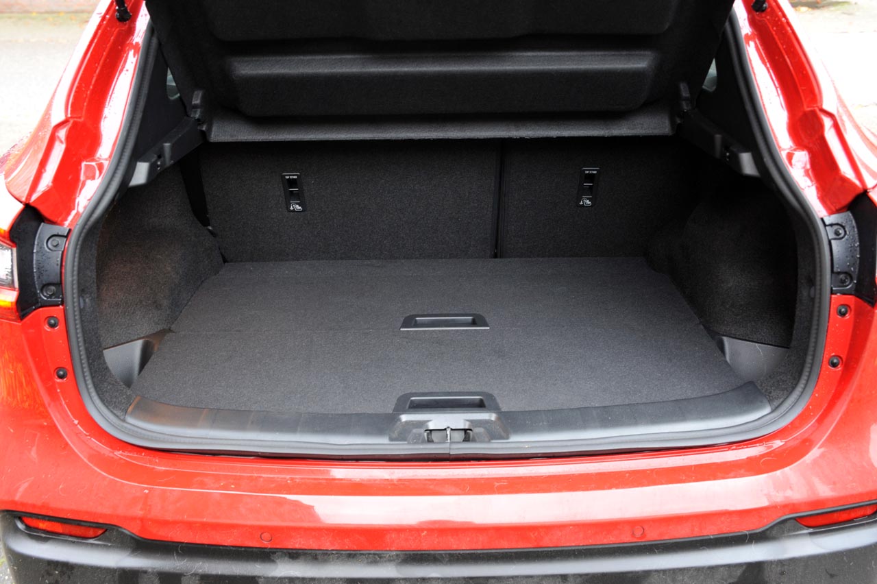 Nissan heeft de succesvolle Qashqai een facelift gegeven. De auto toont stoerder en krijgt elektronische toevoegingen met onder meer ProPilot.