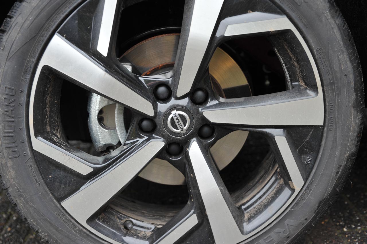 Nissan heeft de succesvolle Qashqai een facelift gegeven. De auto toont stoerder en krijgt elektronische toevoegingen met onder meer ProPilot.