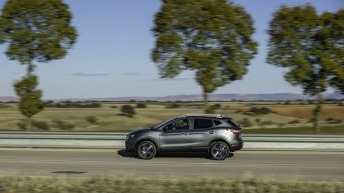 Autotest Nissan Qashqai 1.2 DIG-T. Eerste generatie Qashqai heeft Nissan geen windeieren gelegd.De crossover heeft werkelijk alle verwachtingen overtroffen. Heeft tweede generatie ook deze potentie?