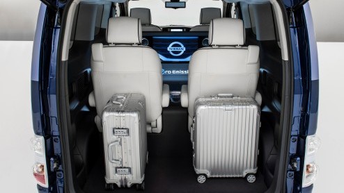 Nissan e-NV200 Evalia op IAA Hannover als VIP Concept, een extra luxe personenbus die bij uitstek geschikt is voor comfortabel shuttlevervoer.