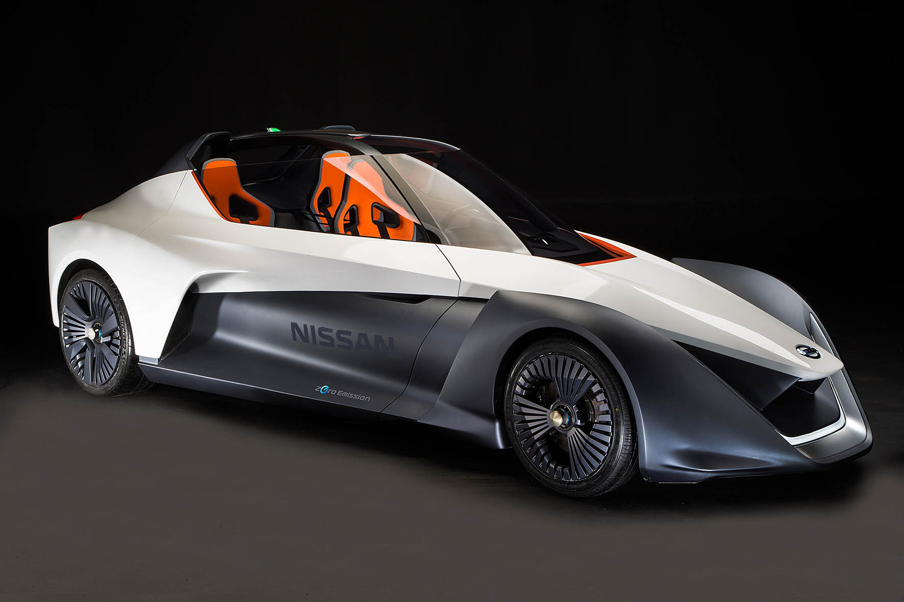 Nissan presenteert de elektrische auto voor autoliefhebbers. Geen Tesla maar de BladeGlider Concept.