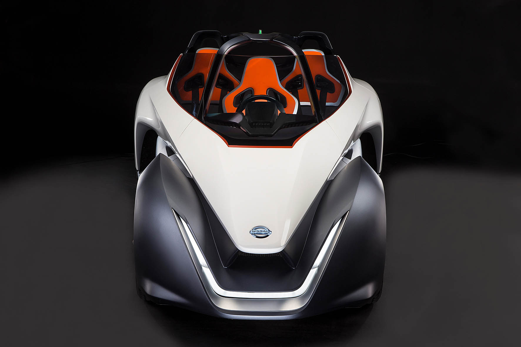 Nissan presenteert de elektrische auto voor autoliefhebbers. Geen Tesla maar de BladeGlider Concept.