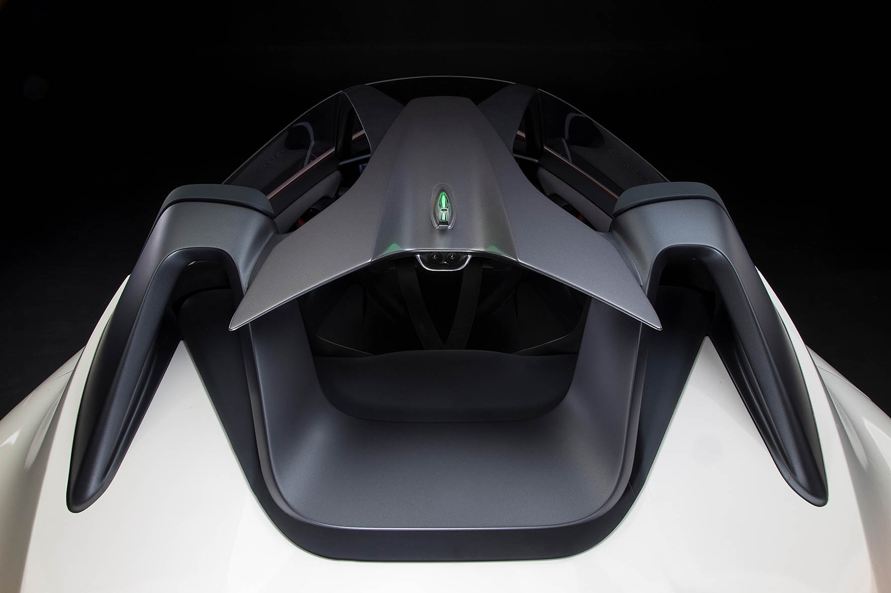 Nissan presenteert de elektrische auto voor autoliefhebbers. Geen Tesla maar de BladeGlider Concept.